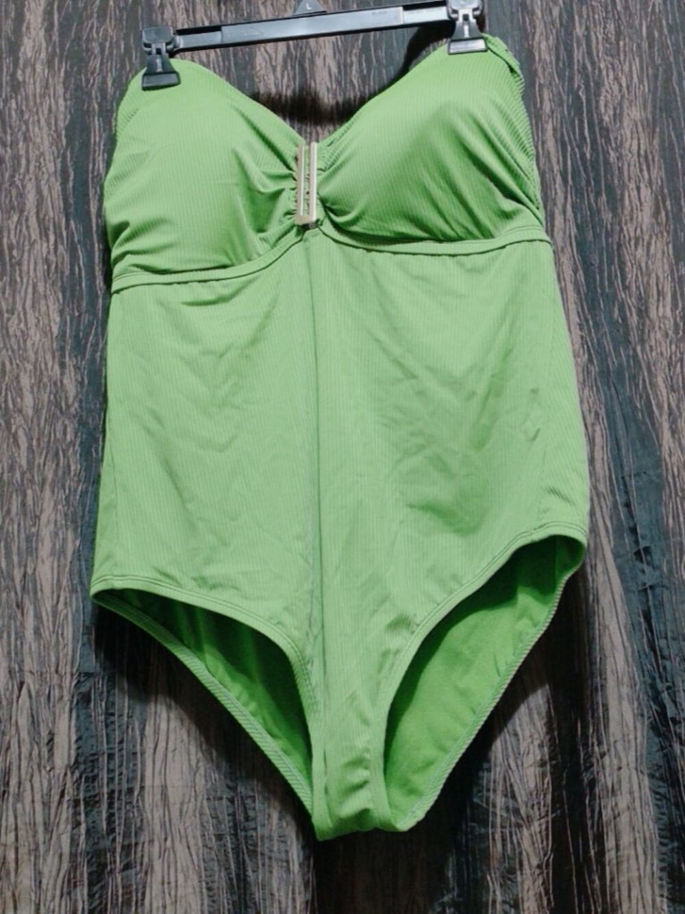 Green Ribbed One-piece swimsuit featuring a sweetheart neckline  Size 22W